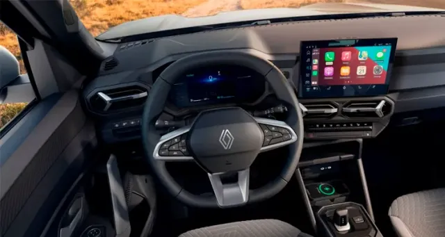 Renault Duster Steering Wheel and Console