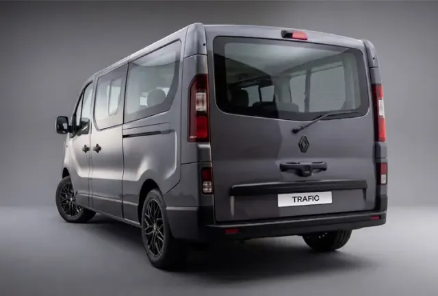 Trafic Passenger Rear